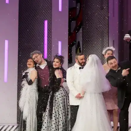 Пепеляшка от Росини като комикс от епохата на Елвис на сцената на Опера в Летния театър Варна