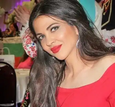 Райна най-после показа гаджето (Вижте какъв мачо заби само)