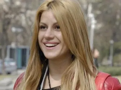 Шарлатанка ли е Маги на Слави? Бившата на Дългия разхожда платежоспособни дами по света, учи ги да медитират