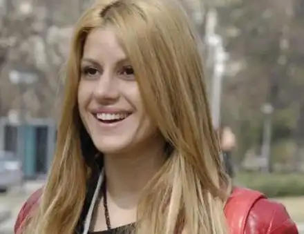 Шарлатанка ли е Маги на Слави? Бившата на Дългия разхожда платежоспособни дами по света, учи ги да медитират