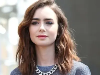 Щерката на Фил Колинс снима у нас