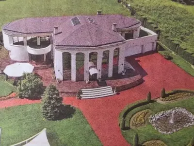 Шушана лае в дома на олигарха с бугатито! Вижте имението му за милиони, в което има 6 кучета и конюшна