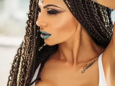 Татяна уби колежките си с новата си песен „Мамасита“