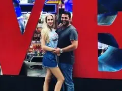 Тоца на меден месец в САЩ