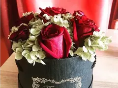Тоца се фука с чанта за 10 бона