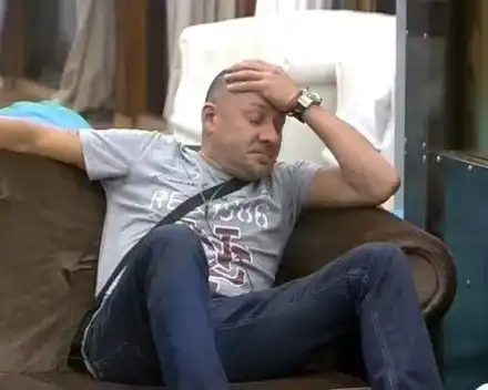 Върнаха пияндето Гъмов в Кукления театър