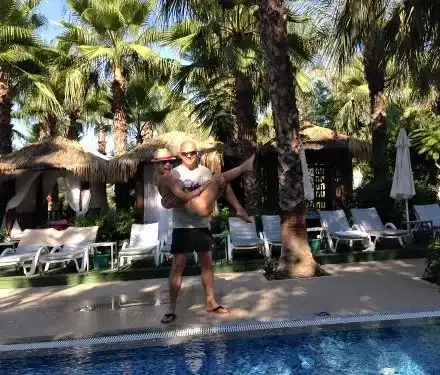 Венета празнува годишнина от сватбата: Имахме хубав брак и хубав развод!