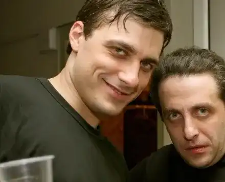 Владо Карамазов се насити на авантюрите с мъже, мисли за деца