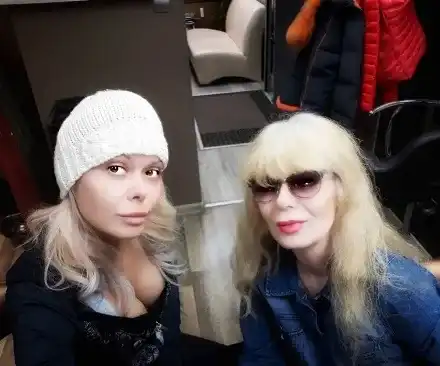 Захажаева наследи $ 1 млн. от чичо в Москва! Двете с Албена се връщат в Русия