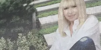 Засадиха трева на стълбите на Лили