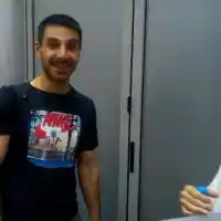 Актьорът Юлиян Петров събира почитателки на кафе