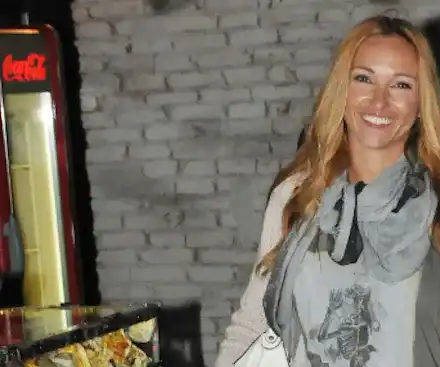 Алекс Раева го удари на жени