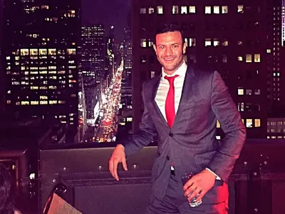 Алекс Тюркмен заби финансов директор (Вижте ексклузивни снимки на красавеца)