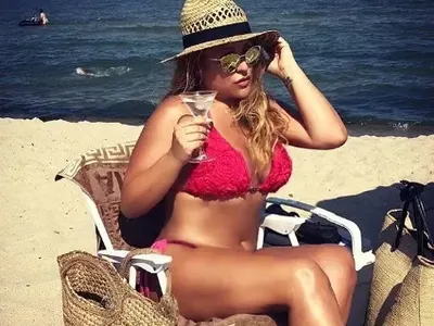 Бившият на Рени й мъсти заради новия й мъж! Цака я с децата и ваканцията