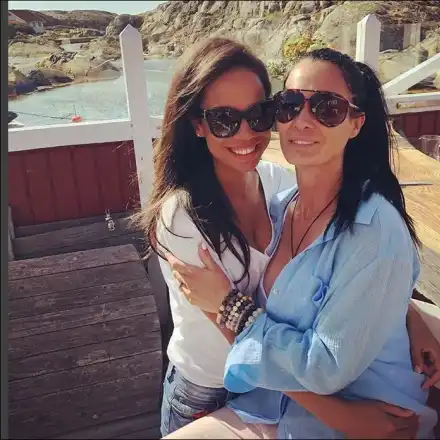 Цеци Красимирова избяга от Испания (Глези се на обиколка в Скандинавия)