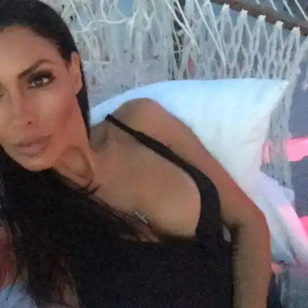 Черната Златка спазва стриктен хранителен режим