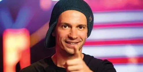 Део яде хляб за 7 лв.