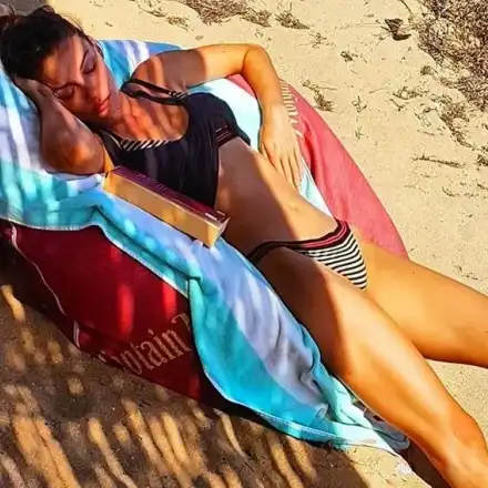 Диляна Попова позира дори на сън в перфектна форма