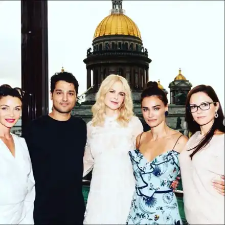 Диляна се отърка в Никол Кидман