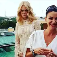 Диляна се отърка в Никол Кидман