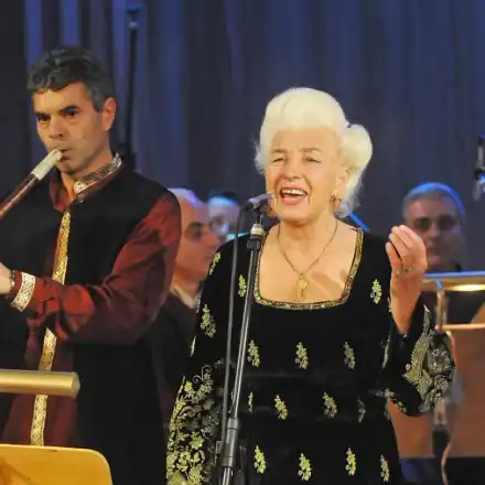 Див скандал с Янка Рупкина! (Общински съветници от Бургас й отнемат отличие, нямала заслуги)