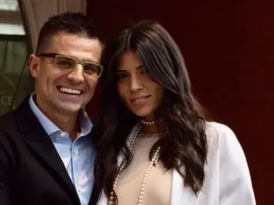 Докато Емануела спи, Андрей прави клипчета на сина им