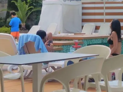 Ексклузивно в HotArena! Гъзарчето Благо Георгиев смени Гери-Никол с пищна дама! (Папарашка снимка)