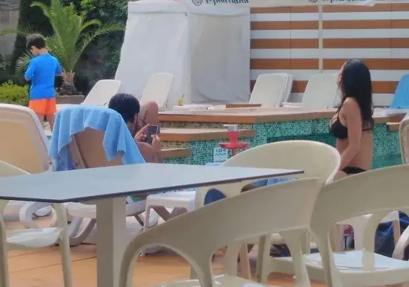 Ексклузивно в HotArena! Гъзарчето Благо Георгиев смени Гери-Никол с пищна дама! (Папарашка снимка)