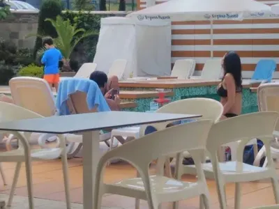 Ексклузивно в HotArena! Гъзарчето Благо Георгиев смени Гери-Никол с пищна дама! (Папарашка снимка)