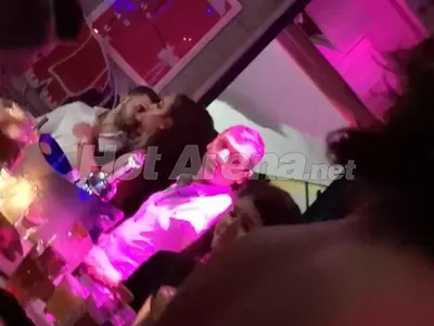 Ексклузивно в HotArena! Мария Илиева показа тайнственото си гадже! Обясни му се в любов в препълнената „Хасиенда“ (Папарашки снимки)