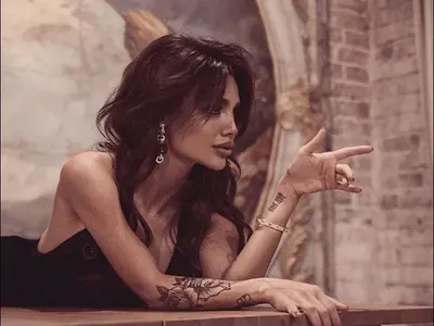 Есмер на Благо пак е брюнетка