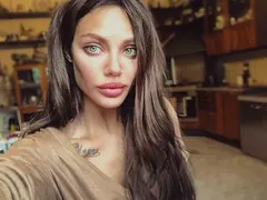 Есмер не се разделя с Благой