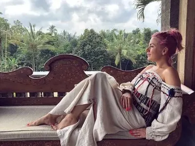 Гаджето на Поли Генова я заведе в Бали