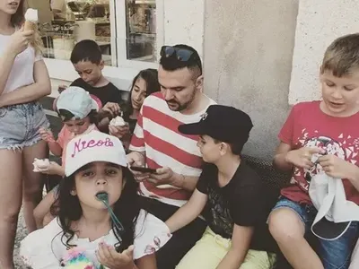 Града заведе щерката в Италия