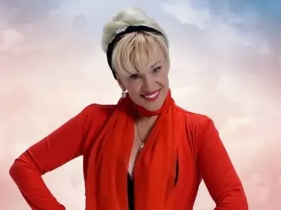 Художник въздиша по формите на Сашка Васева (Певицата с уникални признания)