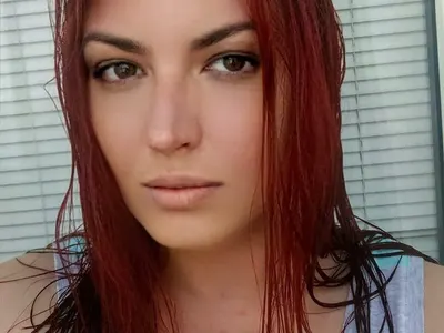 Жената на шеф Петров неузнаваема (Шокиращи СНИМКИ ПРЕДИ И СЕГА)