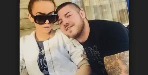 Кой - кого издържа? Гаджето на Сузанита заработва по 20 лева на вечер, а тя – по 2000 лева! Ето какво бачка Алекс