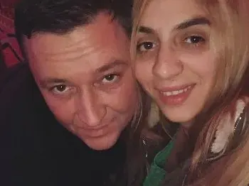 Кой наду корема на тризначката Любов? (Вижте я бременна)