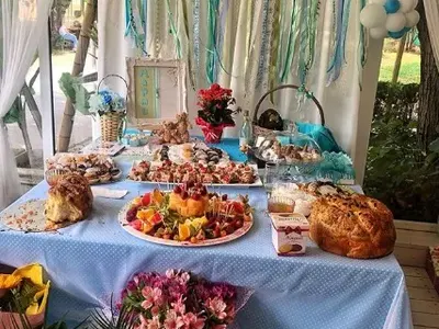 Лили показа погачата на бебето