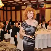 Люси Дяковска ходи без сутиен