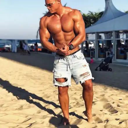 Марио се скара с брат си и даде втори шанс на гаджето си (Фото)