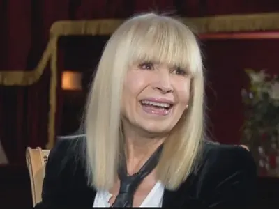 Маскирани обраха дома на Лили Иванова! Ограбиха я докато спи