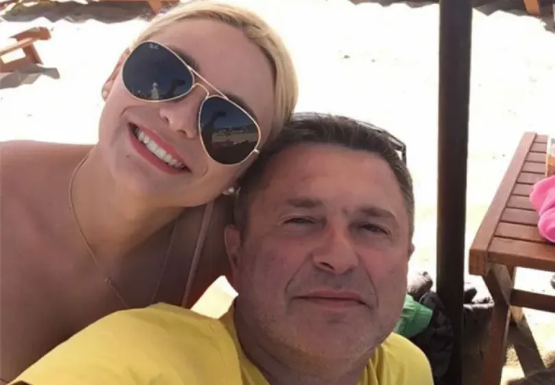 Милен Цветков на море с млада колежка (Вижте ги колко са близки)