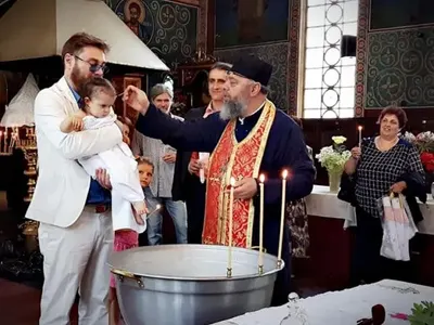 Миро кръсти детето на Фицата (Снимки)