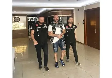 Митьо Очите като модна икона! Изневерява на „Филип Плейн“ само с „Долче и Габана“