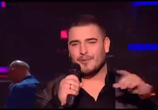 Млатят чалгар като куче на улицата