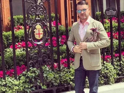 Много важен факт... Д-р Енчев се хвали на приятели с тъпизъм - ядял по 5 сладоледа наведнъж, обичал го с вкус на банан и шоколад