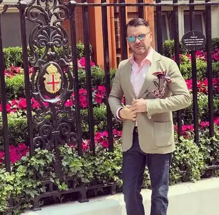 Много важен факт... Д-р Енчев се хвали на приятели с тъпизъм - ядял по 5 сладоледа наведнъж, обичал го с вкус на банан и шоколад