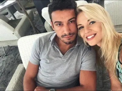 Натали Трифонова опъна гаджето си милионер да й мъкне торбите, красавицата го товари като магаре