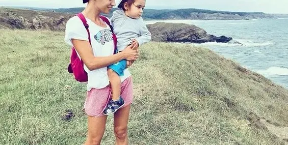 Радина заведе малкия Христо на скалисто море